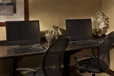 هتل Embassy Suites Lubbock