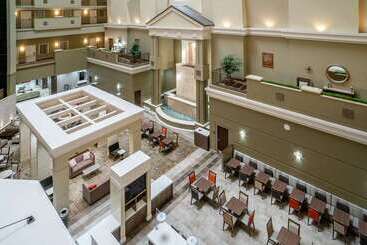 هتل Embassy Suites By Hilton Nashville At Vanderbilt