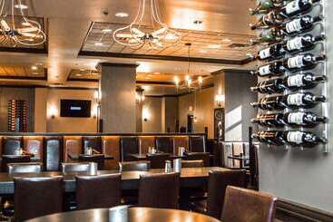 هتل Embassy Suites By Hilton Nashville At Vanderbilt