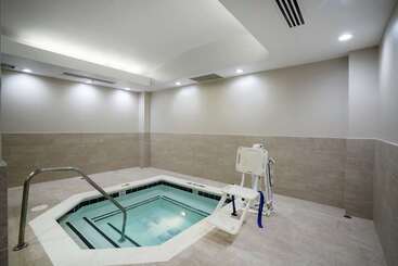 هتل Embassy Suites By Hilton Nashville At Vanderbilt
