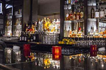 هتل Embassy Suites By Hilton Nashville At Vanderbilt