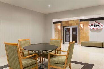 هتل Embassy Suites By Hilton Newark Wilmington South