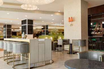 هتل Embassy Suites Los Angeles Glendale