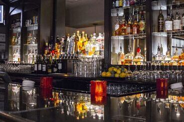 هتل Embassy Suites By Hilton Nashville At Vanderbilt