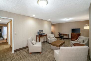 هتل Embassy Suites By Hilton Nashville At Vanderbilt