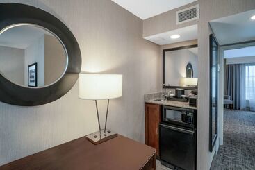 هتل Embassy Suites By Hilton Nashville At Vanderbilt