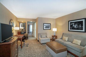 هتل Embassy Suites By Hilton Nashville At Vanderbilt