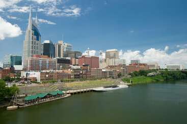 هتل Embassy Suites By Hilton Nashville At Vanderbilt