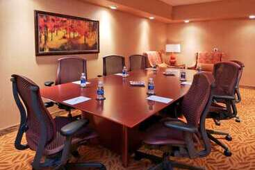 Embassy Suites Omaha La Vista/hotel & Conference Center