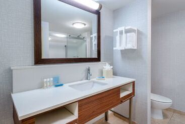 هتل Hampton Inn Suites Minneapolis St Paul Arpt Mall Of America