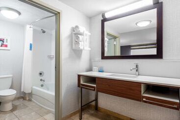 هتل Hampton Inn Suites Minneapolis St Paul Arpt Mall Of America