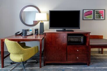 هتل Hampton Inn Suites Minneapolis St Paul Arpt Mall Of America