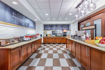 هتل Hampton Inn Suites Minneapolis St Paul Arpt Mall Of America
