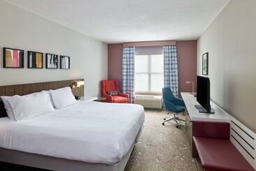 هتل Hilton Garden Inn Bloomington