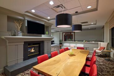 هتل Hilton Garden Inn Bloomington