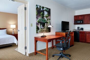 هتل Hilton Garden Inn Charlotte North