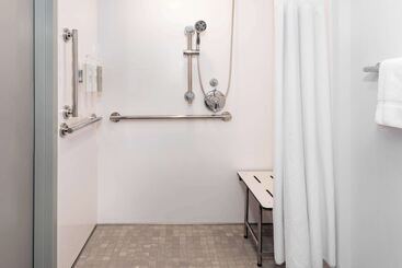 هتل Hilton Garden Inn Charlotte Uptown