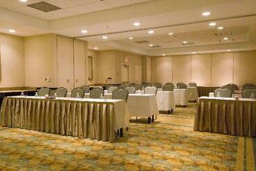 هتل Hilton Garden Inn Durham Southpoint
