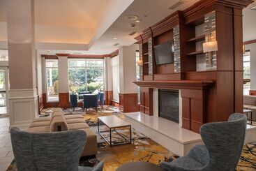 هتل Hilton Garden Inn Erie