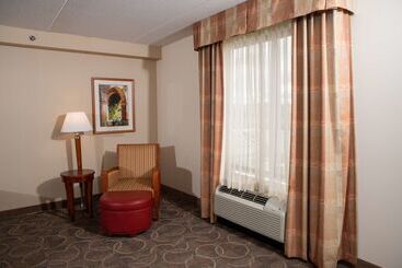 هتل Hilton Garden Inn Erie