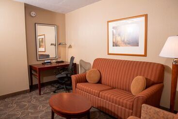 هتل Hilton Garden Inn Erie