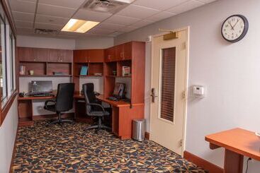 هتل Hilton Garden Inn Erie
