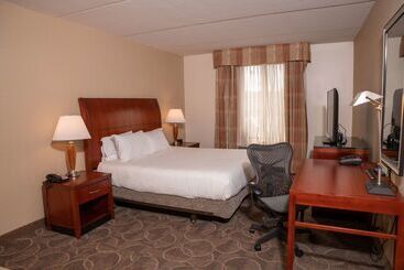 هتل Hilton Garden Inn Erie