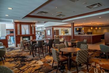 هتل Hilton Garden Inn Erie
