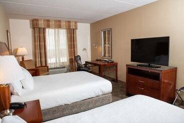 هتل Hilton Garden Inn Erie