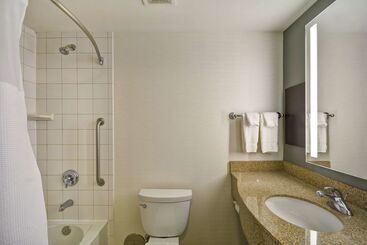 هتل Hilton Garden Inn Gulfport Airport