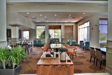 هتل Hilton Garden Inn Hattiesburg
