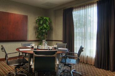 هتل Hilton Garden Inn Houstonpearland