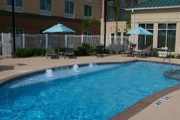 هتل Hilton Garden Inn Houstonpearland