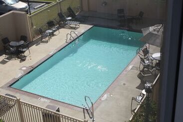 هتل Hilton Garden Inn Jackson Pearl