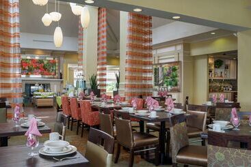 هتل Hilton Garden Inn Newport News