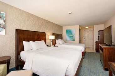 هتل Hilton Garden Inn Overland Park