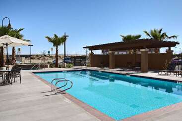 هتل Hilton Garden Inn Palmdale