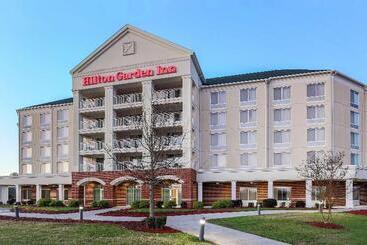 בית מלון כפרי Hilton Garden Inn Roanoke Rapids