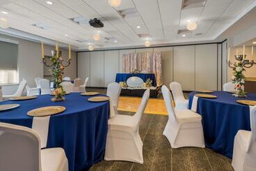 هتل Hilton Garden Inn Rockford