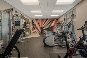 هتل Hilton Garden Inn Rockford