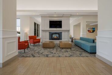 هتل Hilton Garden Inn Rockford