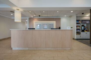 هتل Hilton Garden Inn Rockford