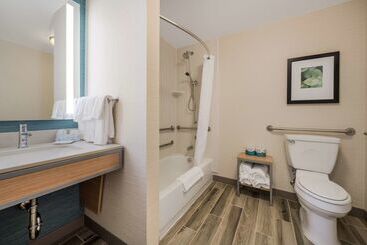 هتل Hilton Garden Inn Rockford