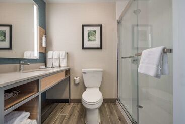 هتل Hilton Garden Inn Rockford