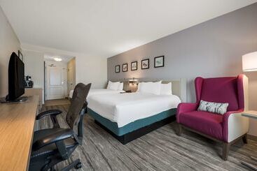 هتل Hilton Garden Inn Rockford