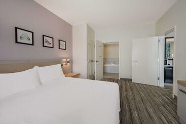 هتل Hilton Garden Inn Rockford