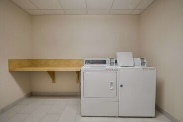 هتل Hilton Garden Inn Rockford