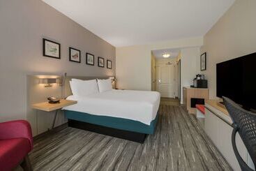 هتل Hilton Garden Inn Rockford
