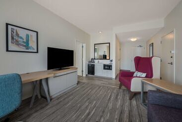هتل Hilton Garden Inn Rockford