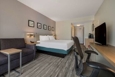 هتل Hilton Garden Inn Rockford